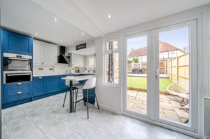 Kitchen Diner angle 2- click for photo gallery